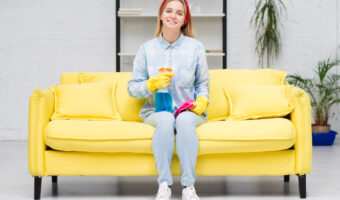 ¿Cómo limpiar un sillón de tela sin dañarlo?